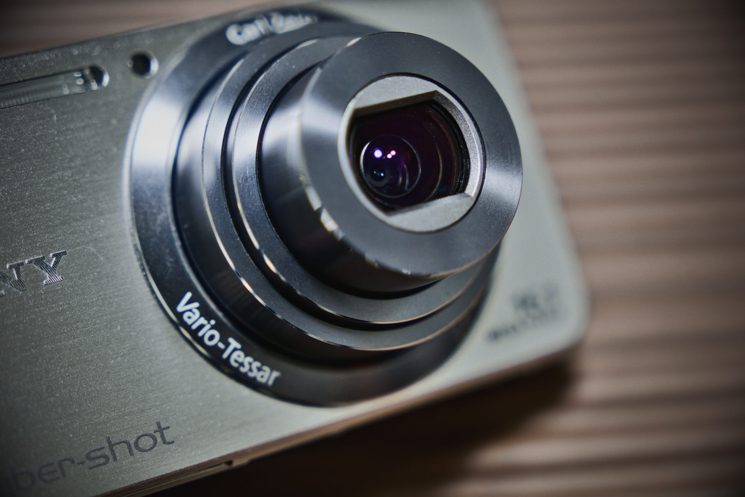 ソニー サイバーショット DSC-W630　カールツァイスレンズ（画像）
