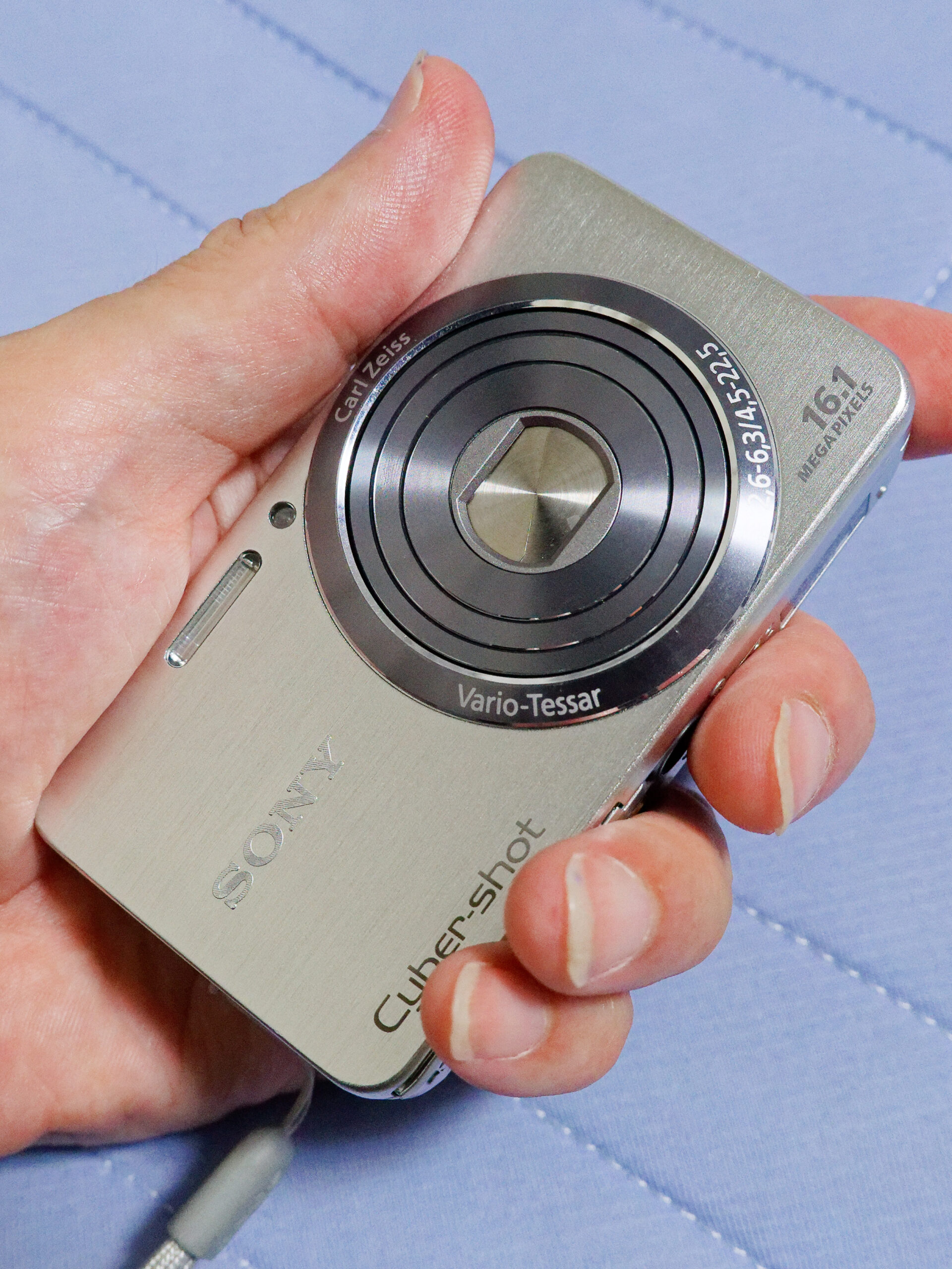 ソニー サイバーショット DSC-W630　サイズ感（画像）
